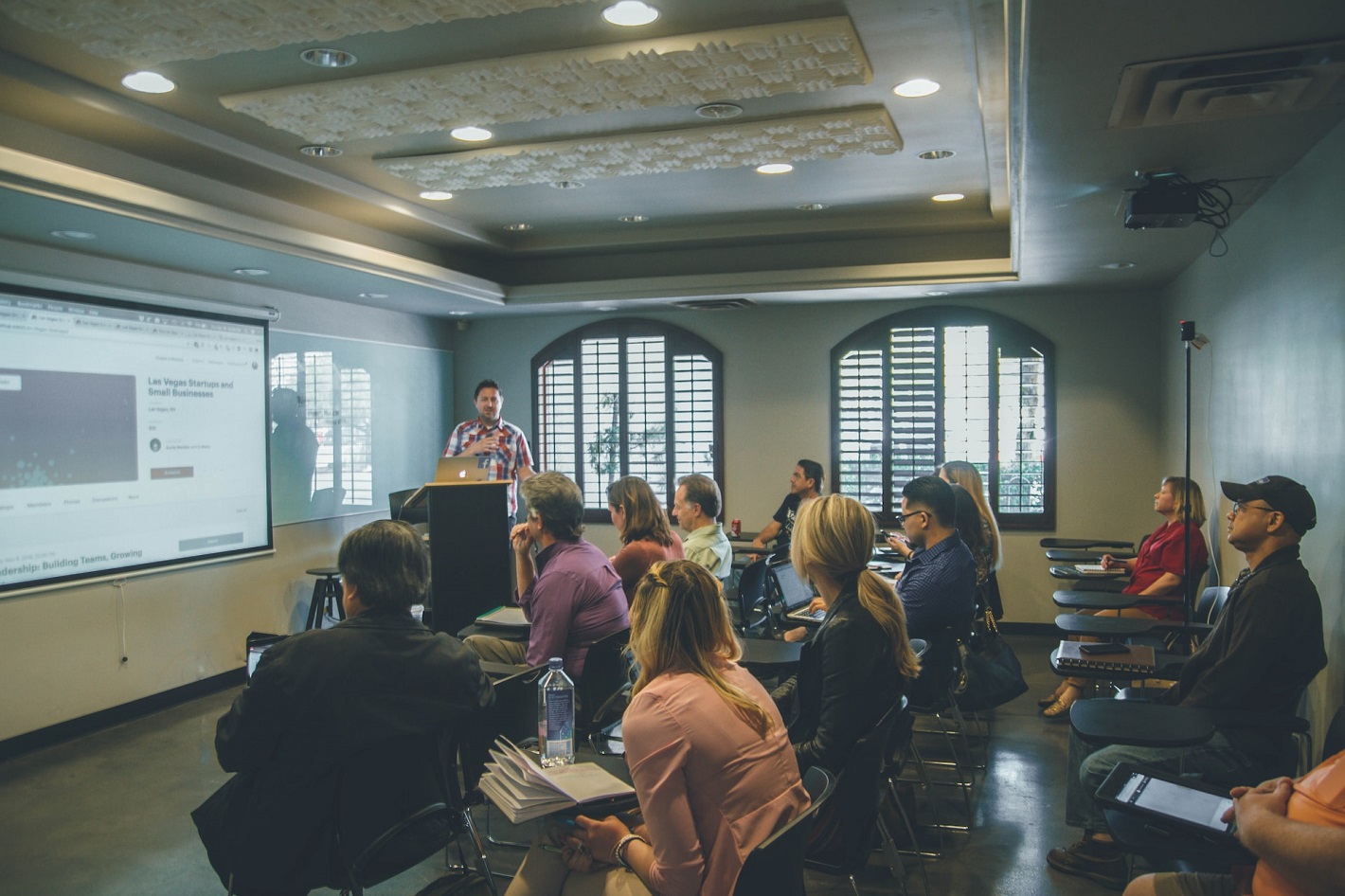 15 Mejores Cursos Gratuitos de Marketing de Afiliados en 2025